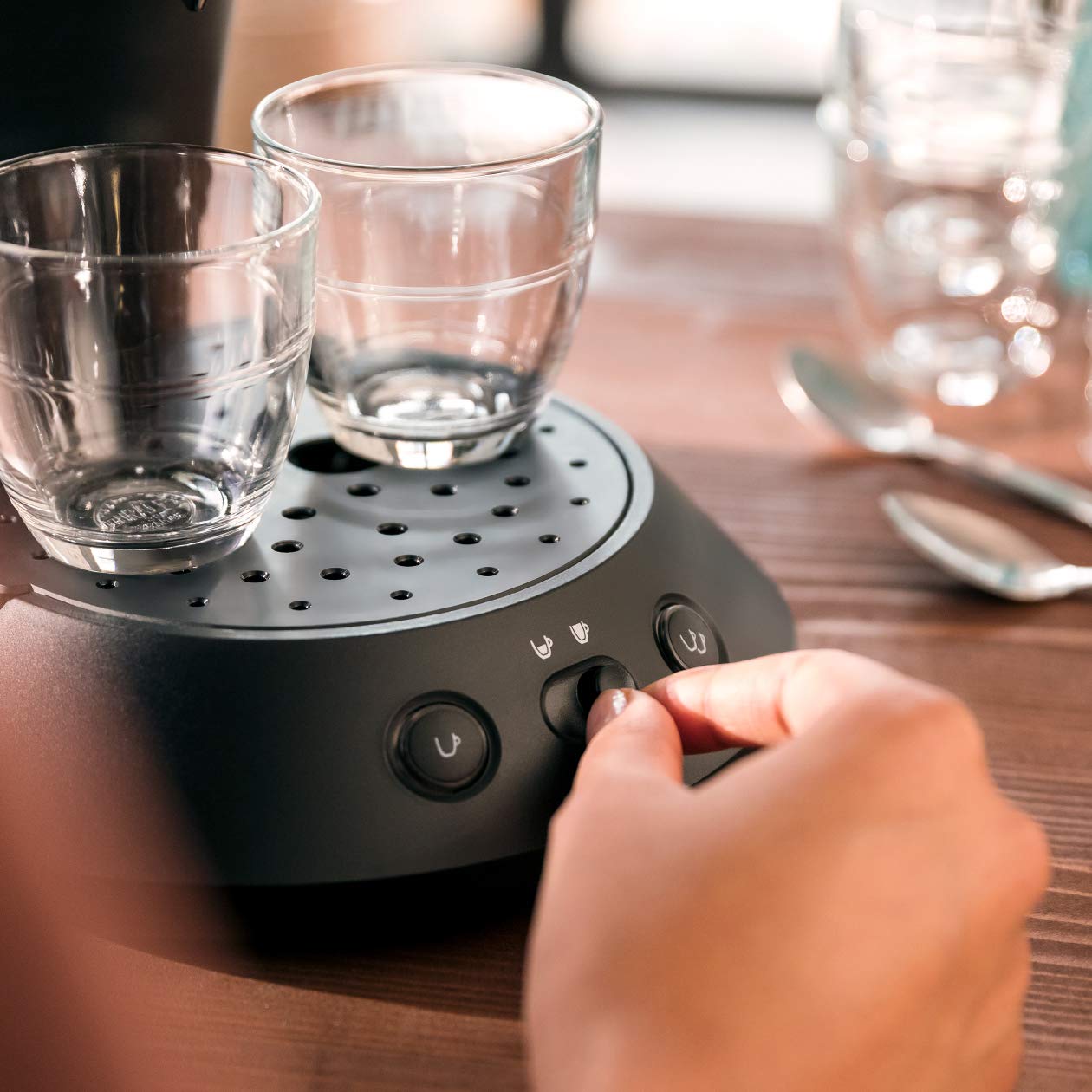 SENSEO Cafetière à dosette Original Plus - machine à café avec fonctions Crema Plus, Noir intense, CSA210/61
